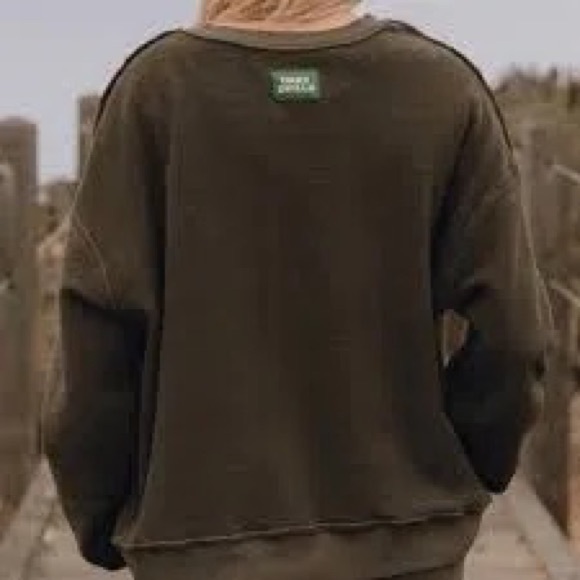 DAILY DRILLS OVERSIZED CREW IN TEDDY! - Picture 1 of 3